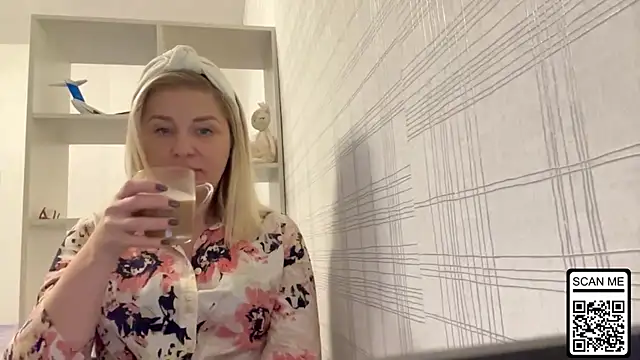 Blondie xoxoxo online show from October 2025 10:58:02 AM