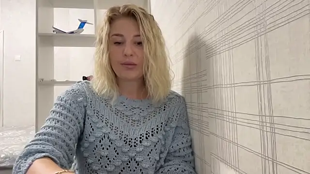 Blondie xoxoxo online show from September 2025 09:22:02 AM