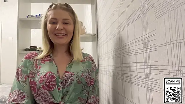 Snapshot of Blondie_xoxoxo chatting on November 2025 06:40:02 PM Blondie xoxoxo online show from November 2025 06:40:02 PM