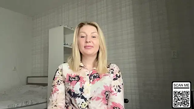 Snapshot of Blondie_xoxoxo chatting on February 2026 07:42:02 AM Blondie xoxoxo online show from February 2026 07:42:02 AM