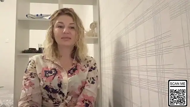 Snapshot of Blondie_xoxoxo chatting on December 2025 11:00:02 AM Blondie xoxoxo online show from December 2025 11:00:02 AM