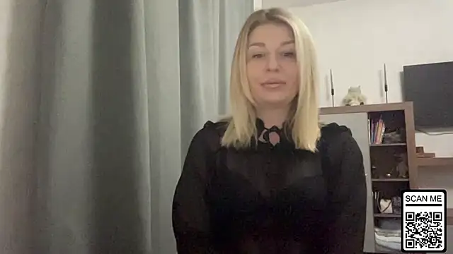 Snapshot of Blondie_xoxoxo chatting on December 2025 05:25:01 PM Blondie xoxoxo online show from December 2025 05:25:01 PM