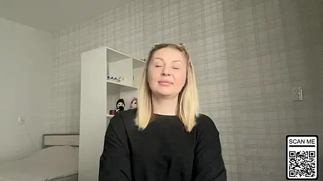 Snapshot of Blondie_xoxoxo chatting on February 2026 08:36:02 AM Blondie xoxoxo online show from February 2026 08:36:02 AM