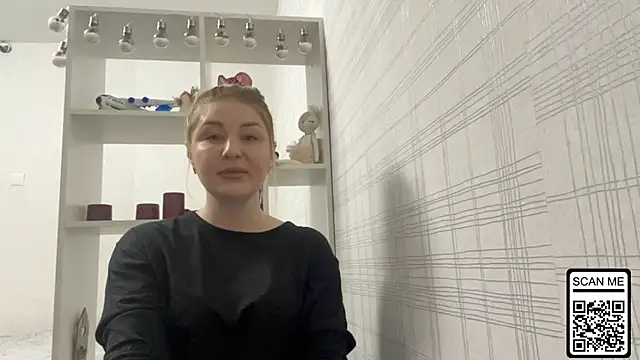 Snapshot of Blondie_xoxoxo chatting on January 2026 12:56:01 PM Blondie xoxoxo online show from January 2026 12:56:01 PM