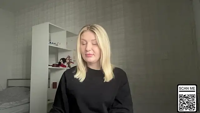 Snapshot of Blondie_xoxoxo chatting on February 2026 01:52:02 PM Blondie xoxoxo online show from February 2026 01:52:02 PM