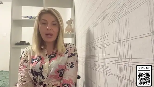 Snapshot of Blondie_xoxoxo chatting on November 2025 07:51:01 PM Blondie xoxoxo online show from November 2025 07:51:01 PM