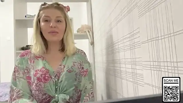 Snapshot of Blondie_xoxoxo chatting on November 2025 12:44:02 PM Blondie xoxoxo online show from November 2025 12:44:02 PM