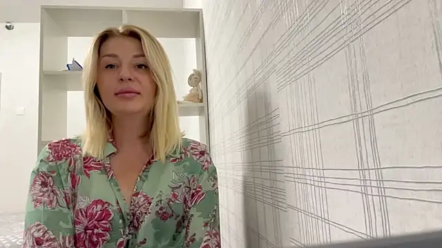Blondie xoxoxo online show from September 2025 09:38:02 AM