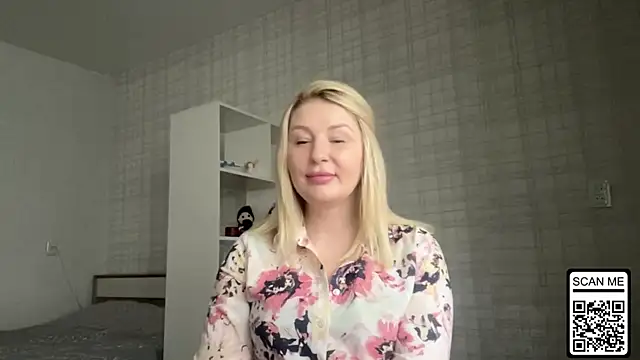 Snapshot of Blondie_xoxoxo chatting on February 2026 01:22:01 PM Blondie xoxoxo online show from February 2026 01:22:01 PM