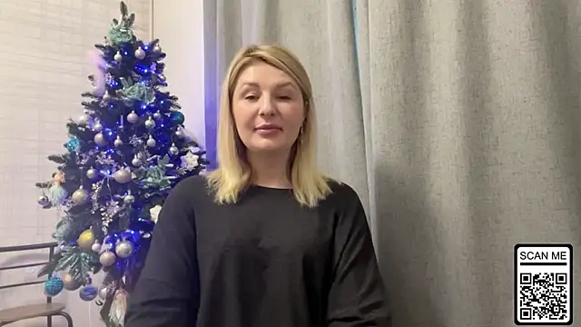 Snapshot of Blondie_xoxoxo chatting on December 2025 11:45:01 AM Blondie xoxoxo online show from December 2025 11:45:01 AM