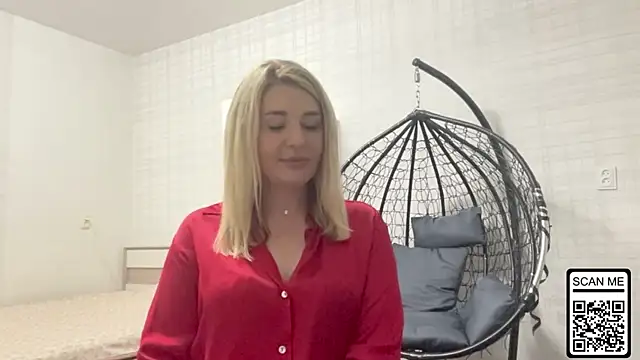 Snapshot of Blondie_xoxoxo chatting on June 2026 08:52:02 PM Blondie xoxoxo online show from June 2026 08:52:02 PM