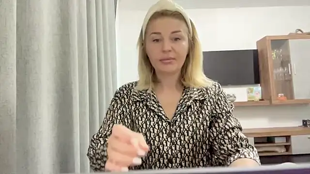 Blondie xoxoxo online show from September 2025 05:07:01 AM