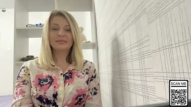 Snapshot of Blondie_xoxoxo chatting on November 2025 11:36:01 AM Blondie xoxoxo online show from November 2025 11:36:01 AM