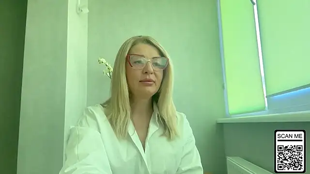 Snapshot of Blondie_xoxoxo chatting on July 2026 07:28:02 AM Blondie xoxoxo online show from July 2026 07:28:02 AM