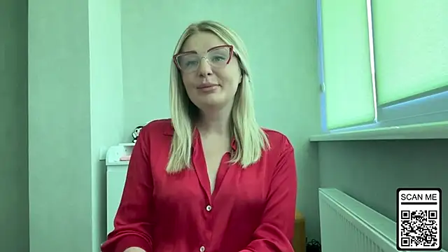 Snapshot of Blondie_xoxoxo chatting on July 2026 07:29:01 AM Blondie xoxoxo online show from July 2026 07:29:01 AM