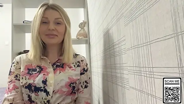 Snapshot of Blondie_xoxoxo chatting on November 2025 05:18:01 PM Blondie xoxoxo online show from November 2025 05:18:01 PM