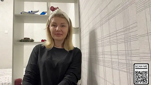 Snapshot of Blondie_xoxoxo chatting on November 2025 02:50:02 PM Blondie xoxoxo online show from November 2025 02:50:02 PM