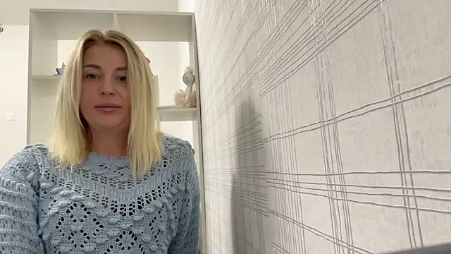 Blondie xoxoxo online show from September 2025 01:51:01 PM