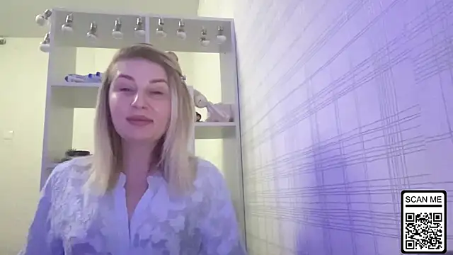 Snapshot of Blondie_xoxoxo chatting on January 2026 05:18:01 PM Blondie xoxoxo online show from January 2026 05:18:01 PM