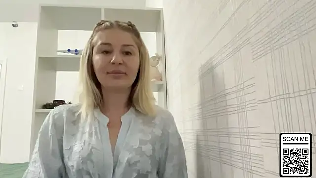 Snapshot of Blondie_xoxoxo chatting on November 2025 12:41:01 PM Blondie xoxoxo online show from November 2025 12:41:01 PM