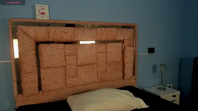 LICKY LOV online show from November 2025 03:11:01 AM