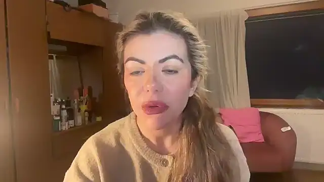 princess17 online show from March 2026 09:00:01 PM