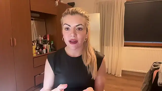 princess17 online show from October 2025 05:25:02 PM