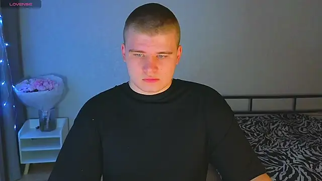 kittenmurr online show from October 2025 05:43:01 PM