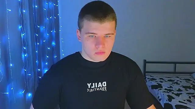 kittenmurr online show from November 2025 04:35:02 AM