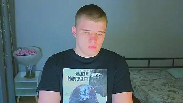 kittenmurr online show from November 2025 10:26:01 PM