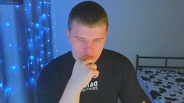 kittenmurr online show from November 2025 03:39:02 AM