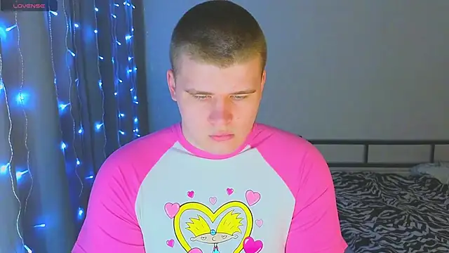 kittenmurr online show from December 2025 12:49:01 AM