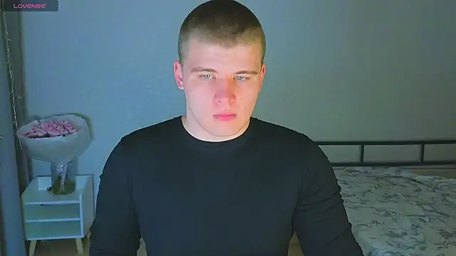 kittenmurr online show from November 2025 09:18:01 PM