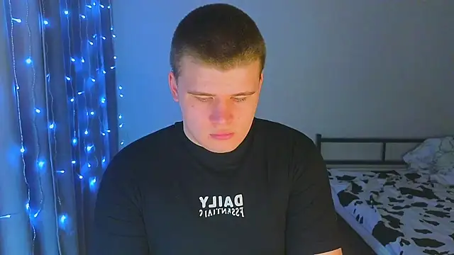 kittenmurr online show from November 2025 09:26:02 PM