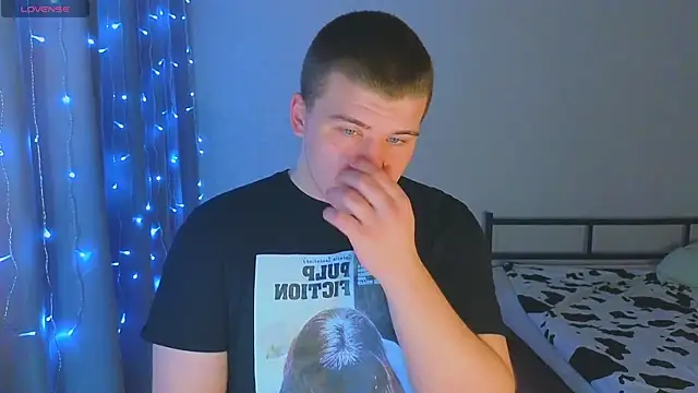 kittenmurr online show from November 2025 01:11:01 PM