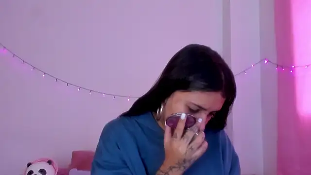 Abby roussee online show from October 2025 01:23:02 PM