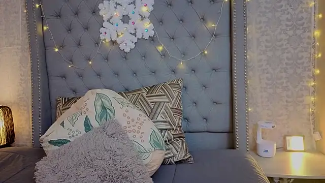 Abby roussee online show from December 2025 09:48:02 PM