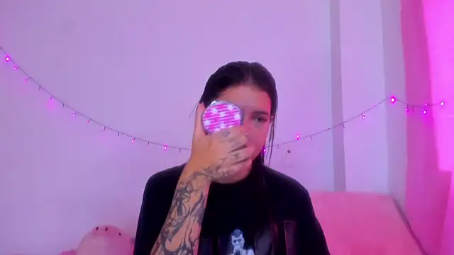 Abby roussee online show from November 2025 01:03:02 PM