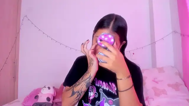 Abby roussee online show from November 2025 01:38:01 PM