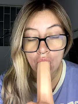 Blair Bunnyy online show from October 2025 04:33:02 AM