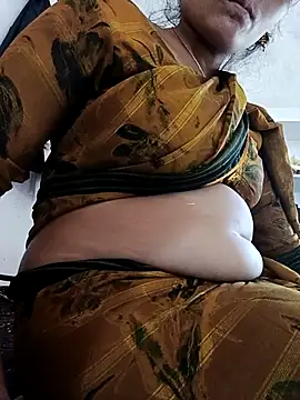 Snapshot of cut_renukadevi chatting on September 2025 03:32:02 AM cut renukadevi online show from September 2025 03:32:02 AM