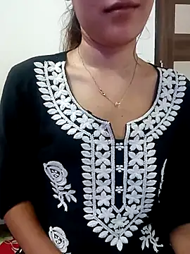 Snapshot of Cutie_Shruti chatting on September 2025 10:33:02 AM Cutie Shruti online show from September 2025 10:33:02 AM