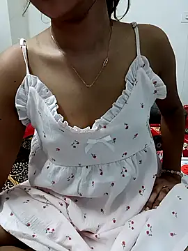 Snapshot of Cutie_Shruti chatting on September 2025 04:45:01 PM Cutie Shruti online show from September 2025 04:45:01 PM