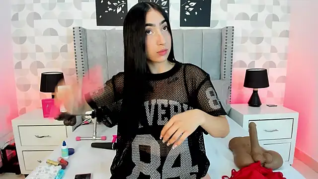 natasha moreno online show from February 2026 12:27:01 PM