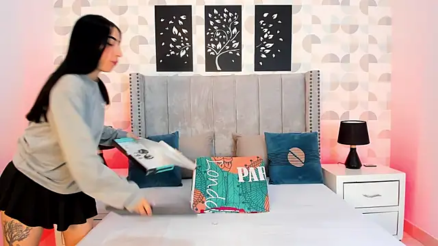 natasha moreno online show from February 2026 12:15:02 PM