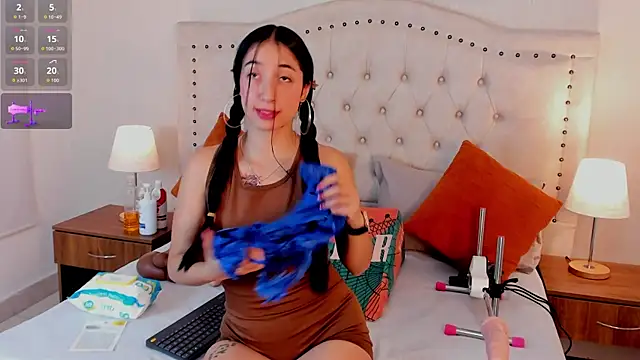 Snapshot of natasha_moreno chatting on October 2025 12:38:01 PM natasha moreno online show from October 2025 12:38:01 PM