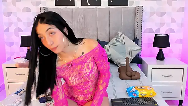 natasha moreno online show from December 2025 12:26:01 PM