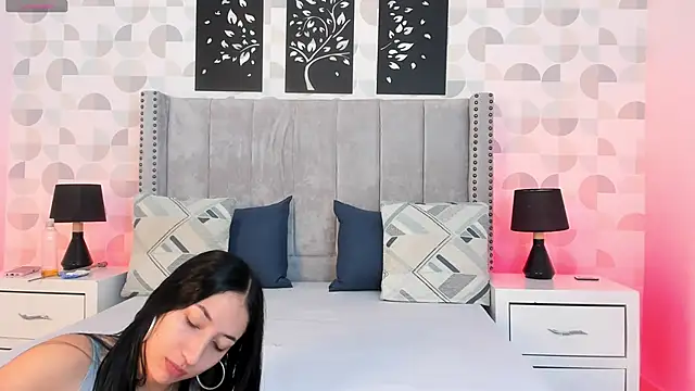 natasha moreno online show from November 2025 12:31:02 PM