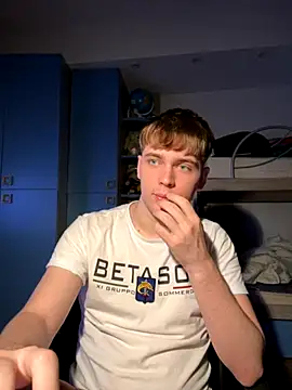 Snapshot of Fappatore_Nato05 chatting on October 2025 01:12:01 PM Fappatore Nato05 online show from October 2025 01:12:01 PM