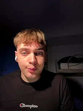 Snapshot of Fappatore_Nato05 chatting on October 2025 01:06:01 AM Fappatore Nato05 online show from October 2025 01:06:01 AM